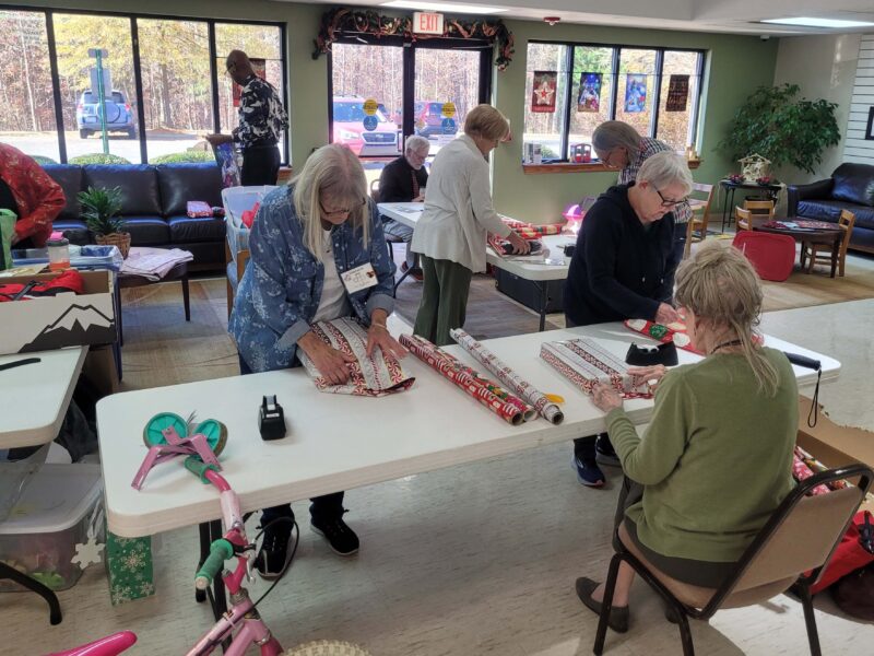 Advent Decorating Party 2025